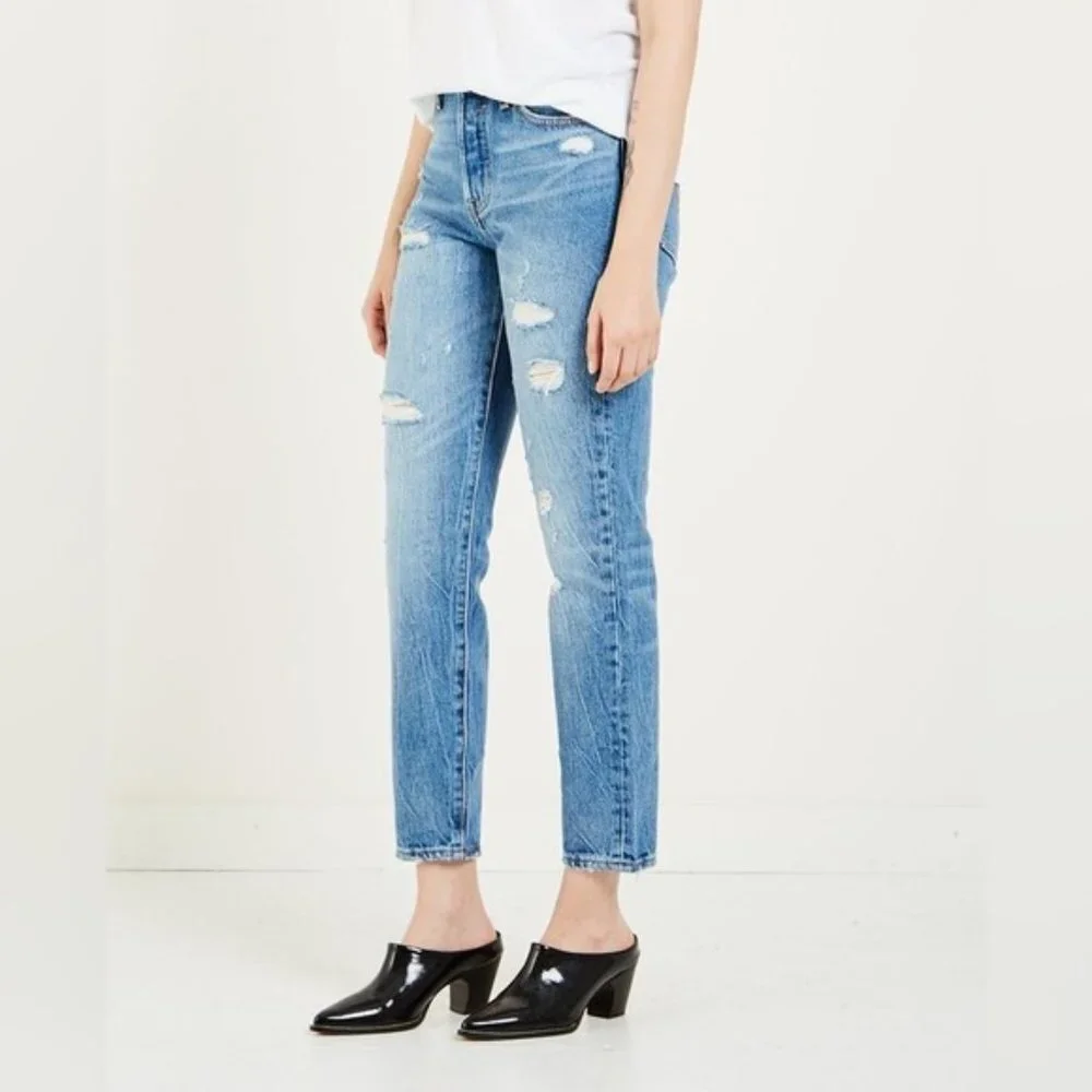 Levi’s Jeans Women's Size‎ 27 Wedgie Icon Fit High-Waist Distressed Tapered Leg